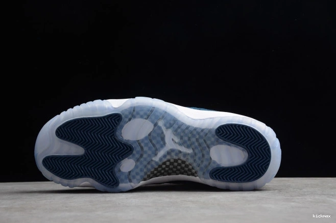 Rep 11 Snakeskin Low Jordan Navy CD6846-102 Air Blue 0819